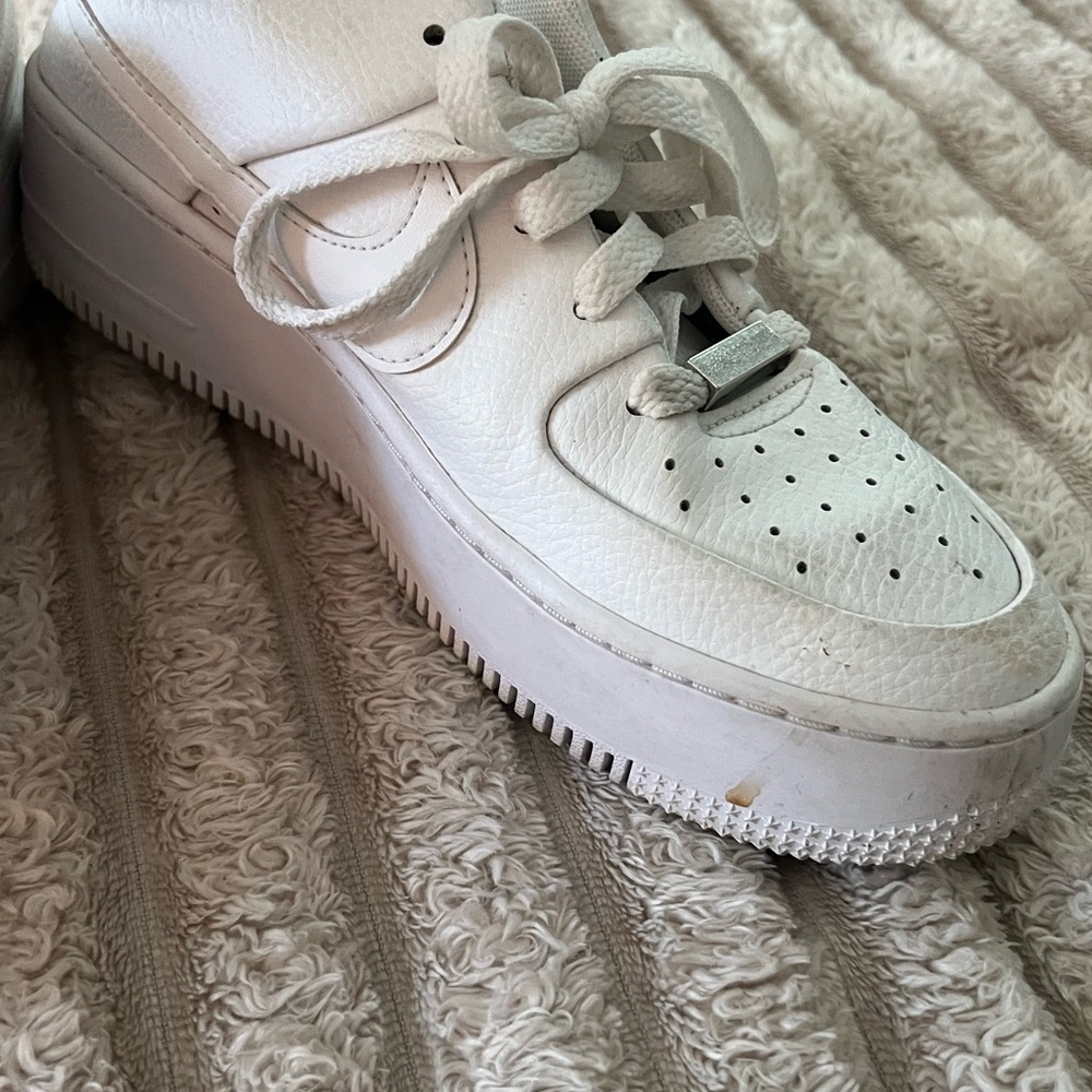 Platform NIKE Air Force 1’s - Picture 5 of 7